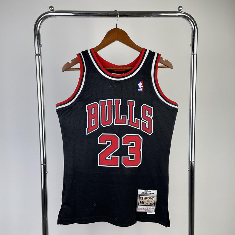 Regata Chicago Bulls Retrô Mitchell & Ness 1997/1998 Michael Jordan Preta