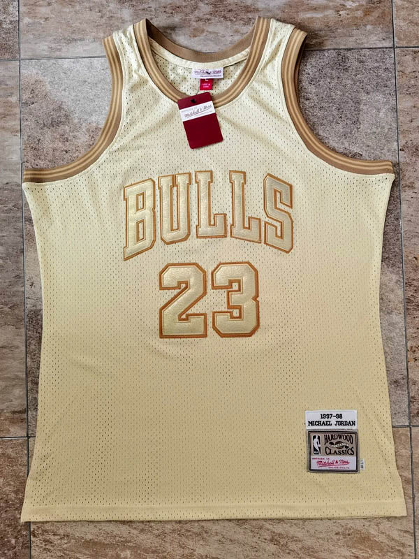 Regata Chicago Bulls Retrô Mitchell & Ness Authentic 1997/1998 Michael Jordan Dourada