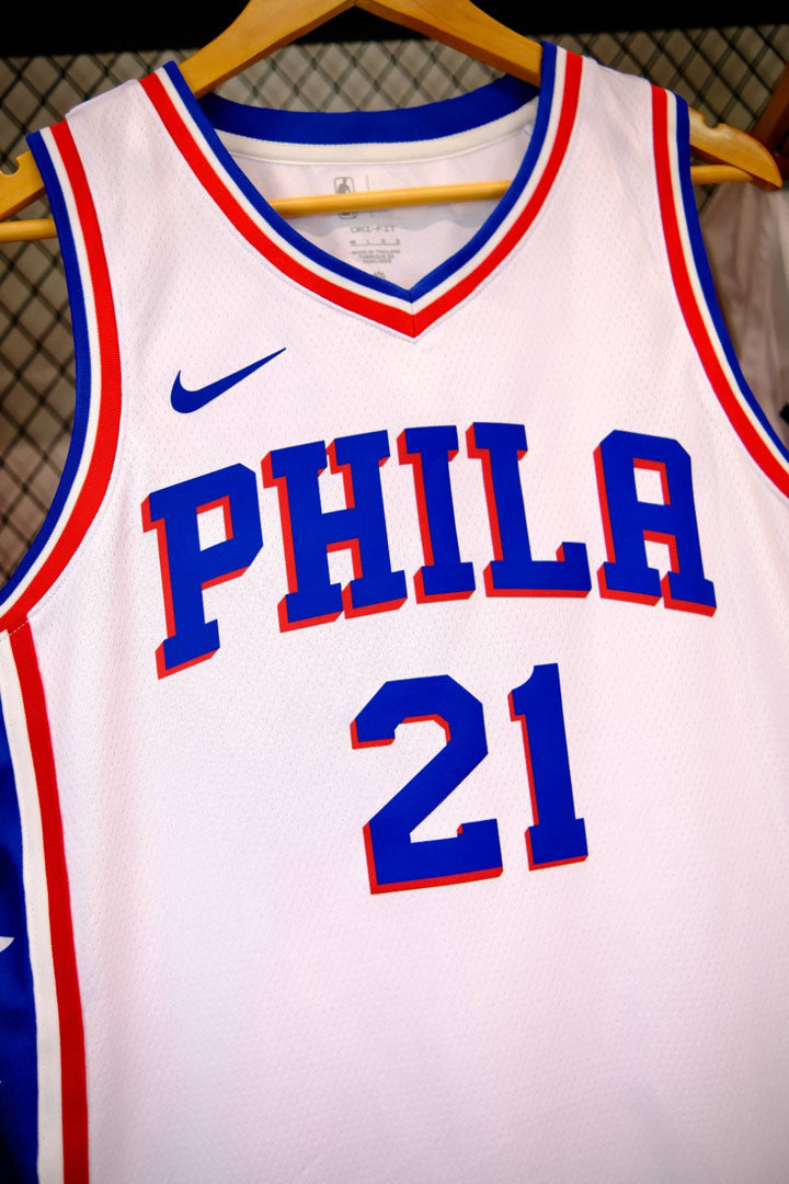 Regata NBA Philadelphia 76ers Association Edition 23/24 Joel Embiid Branca